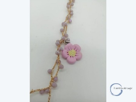 kit per realizzare la collana ad uncinetto con fiori in fimo realizzati a mano