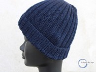 cappello in lana a coste blu