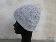 cappello in lana a coste grigio perla