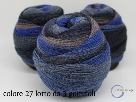 gomitolo misto lana sfumato colore nero blu