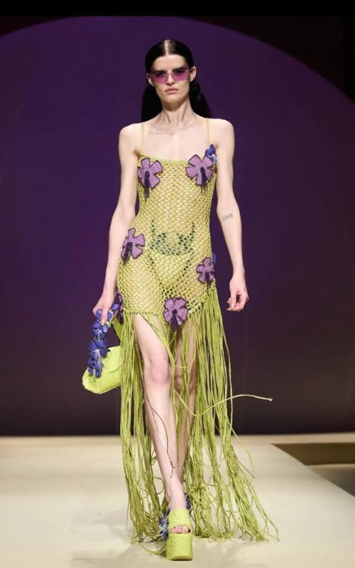 moda-primavera-estate-2023-tendenze-gcds-crochet-fiori